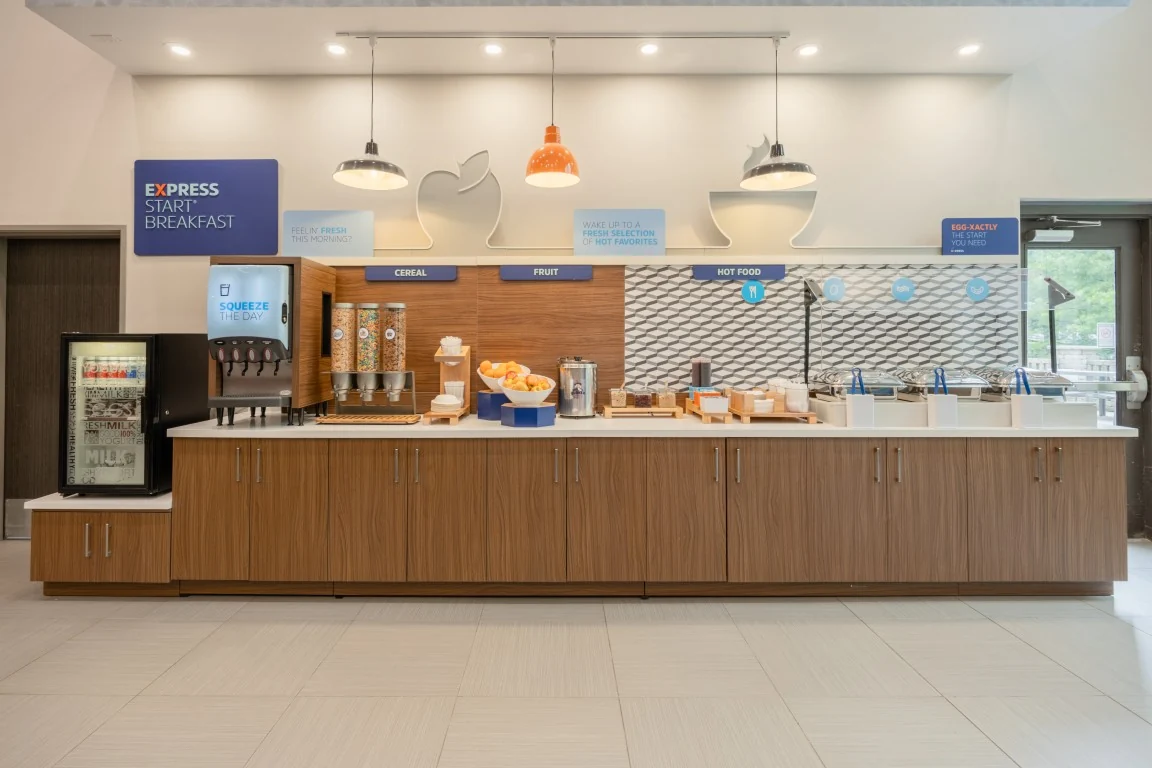 holiday-inn-and-suites-columbus-polaris_1
